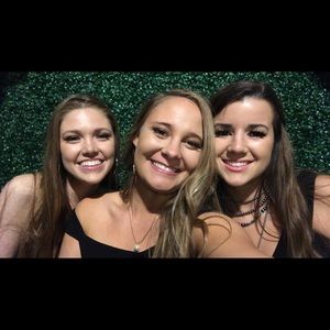 Meet your Posher, Kelli